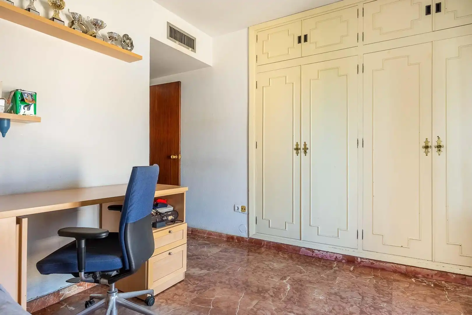 Bedroom of Flat for sale in Sevilla  with Air Conditioner, Terrace and Storage room