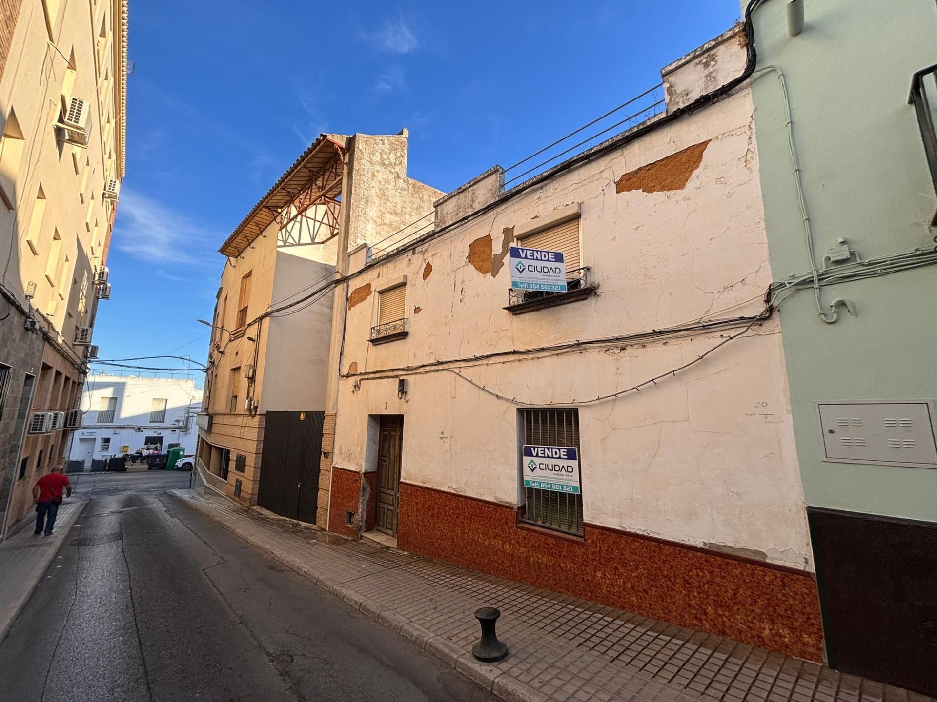 Exterior view of House or chalet for sale in El Viso del Alcor