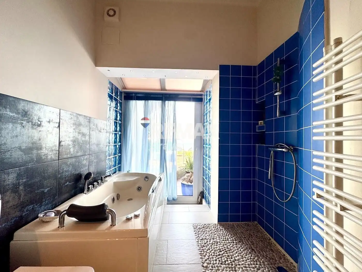 Bany de Casa o xalet en venda en Roses amb Aire condicionat, Calefacció i Jardí privat