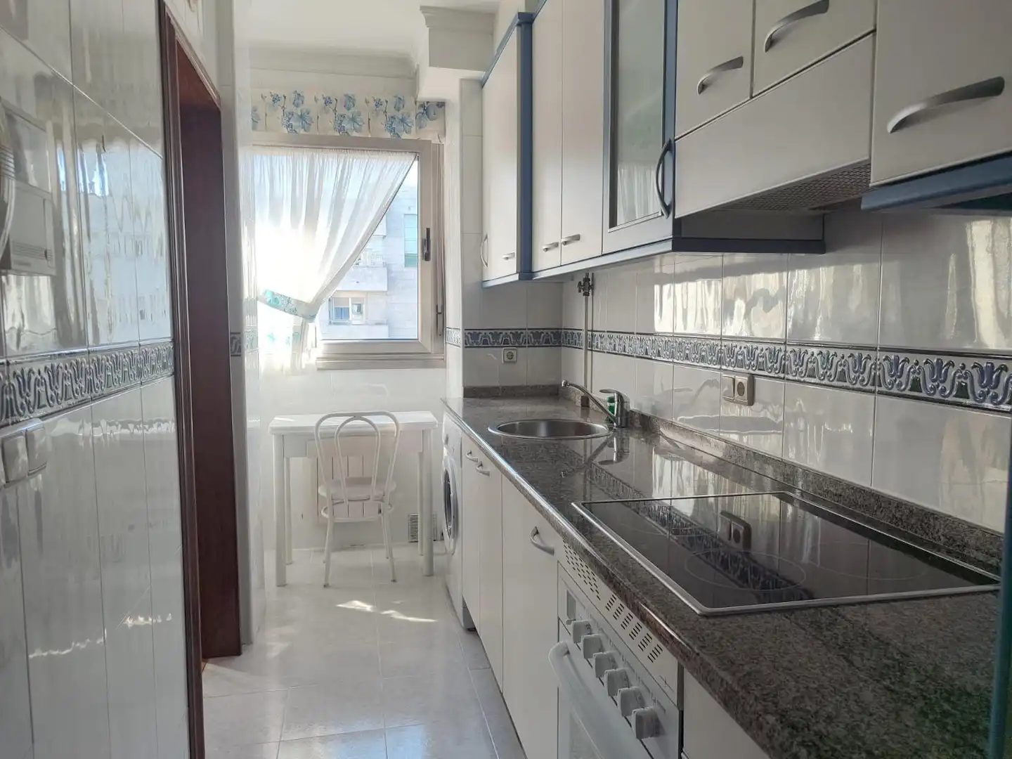 Cocina de Piso de alquiler en Oviedo  con Calefacción y Amueblado