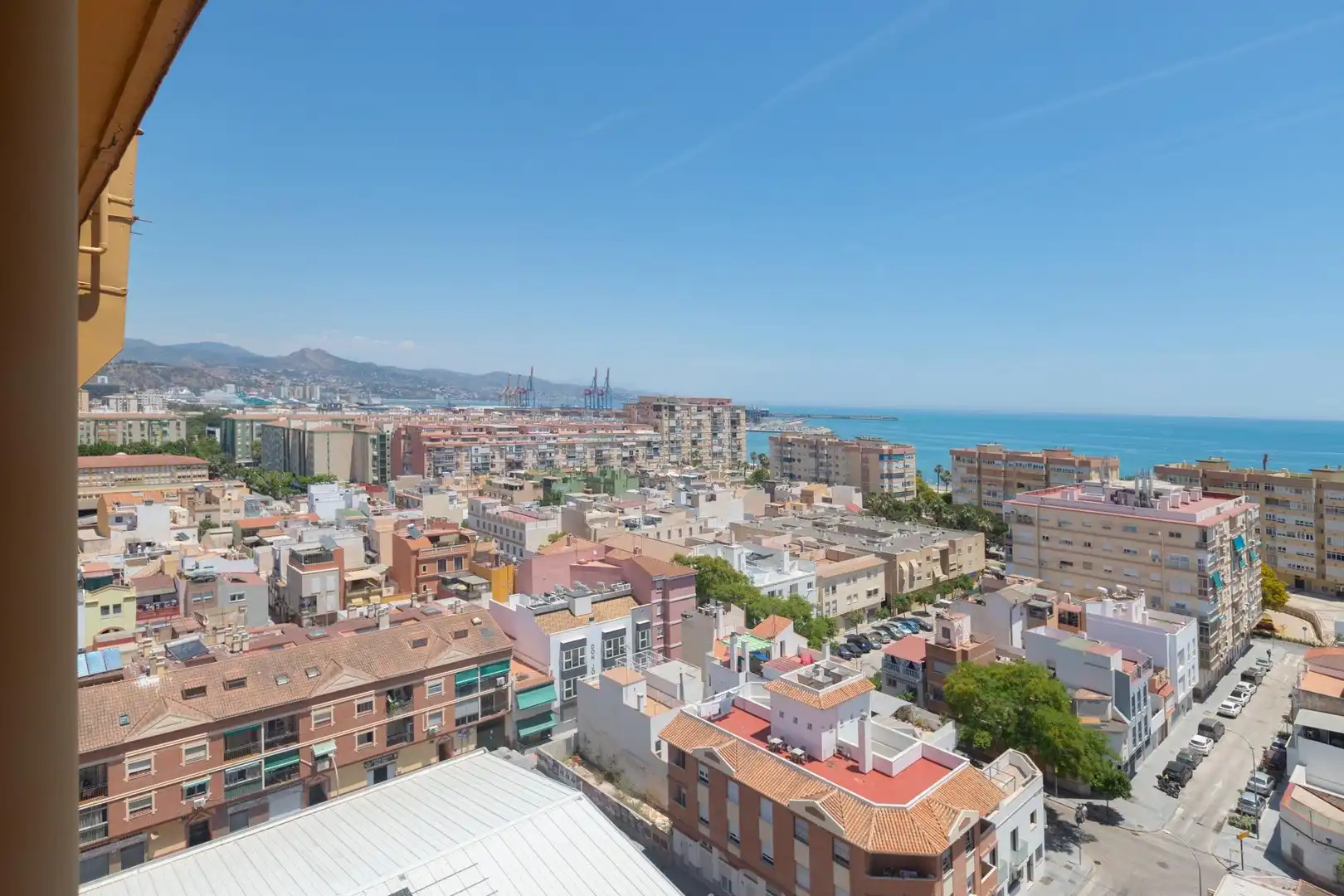 Vista exterior de Pis en venda en Málaga amb Aire condicionat i Terrassa