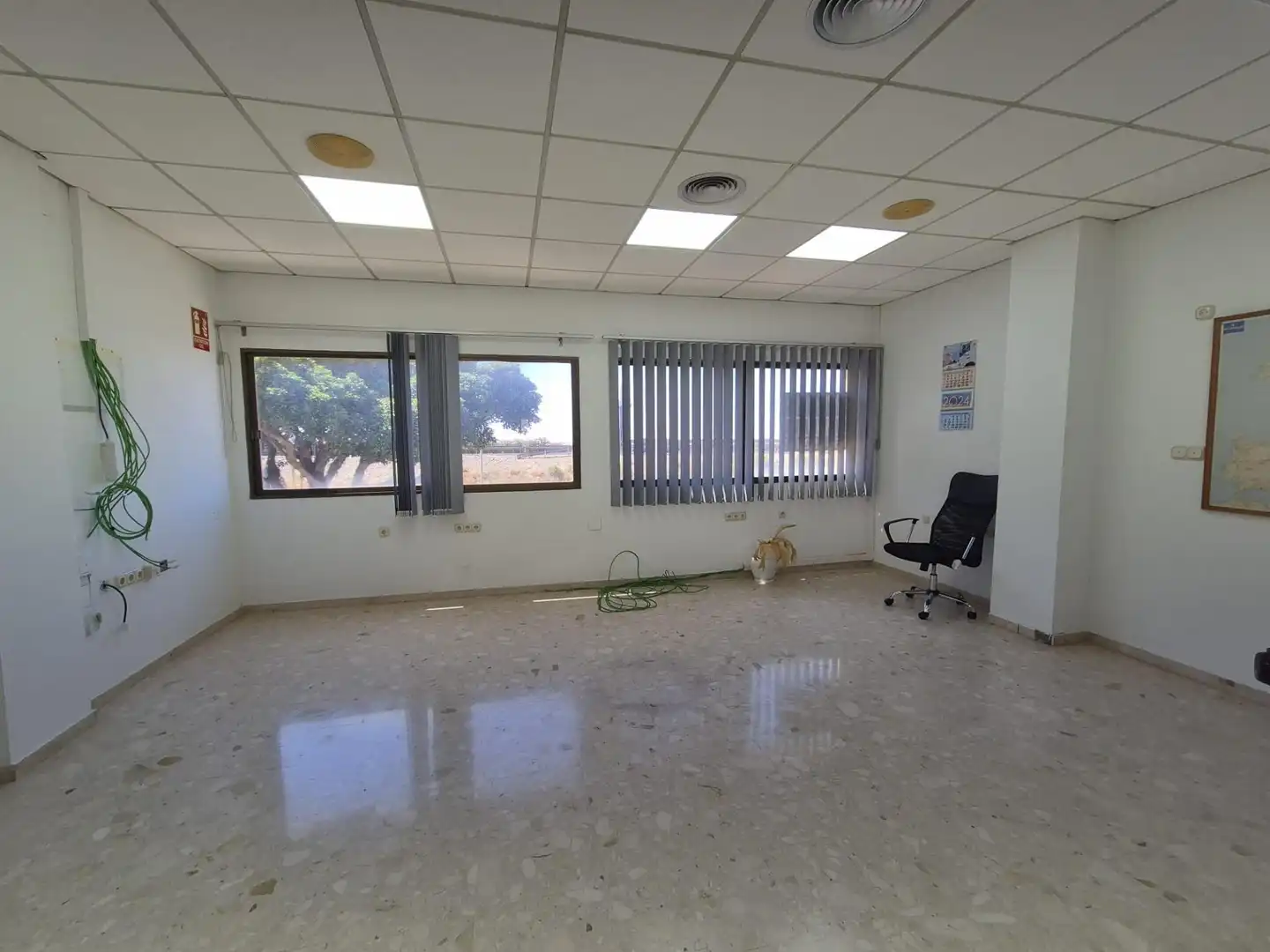 Office space for sale in Santa María del Águila, imagen 15