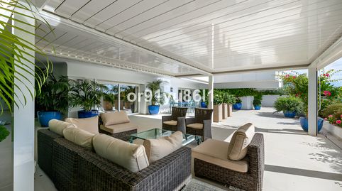 Apartamento de Planta Media en venta en la Milla de Oro, image 2
