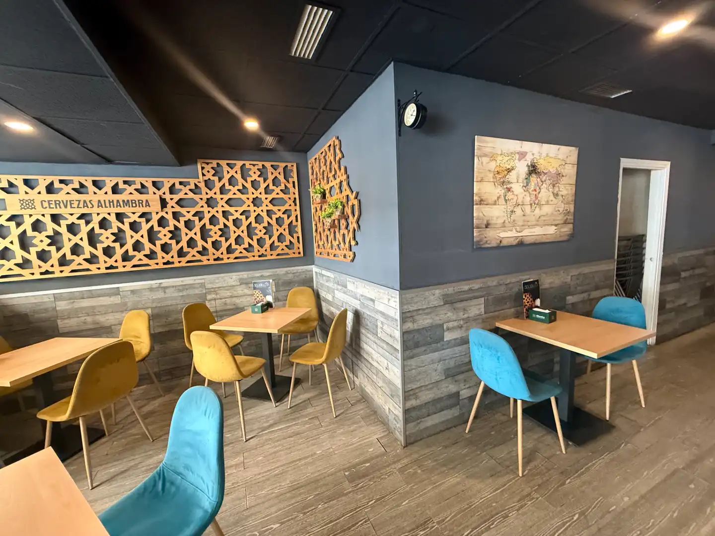 Comedor de Local en traspaso en Granada con Aire acondicionado, Parquet y Terraza