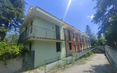 Außenansicht von Einfamilien-Reihenhaus zum verkauf in Maçanet de Cabrenys mit Terrasse und Balkon