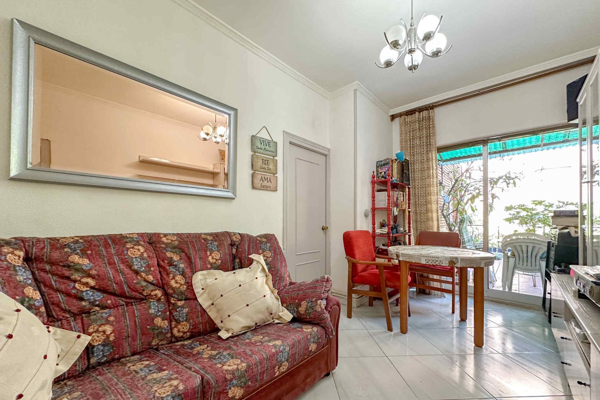 Living room of Flat for sale in  Madrid Capital  with Heating and Terrace
