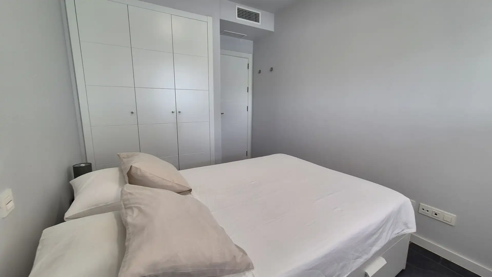 Bedroom of Ground floor for rent in Marbella  with Air Conditioner, Terrace and Storage room