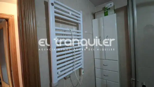 Bathroom of Flat for rent in Madrid  with Air Conditioner, Swimming Pool and Washing machine