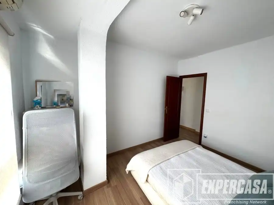 Bedroom of Flat for sale in Burjassot