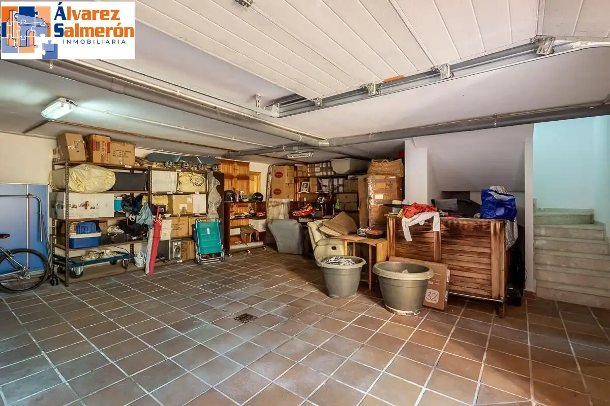 Casa adosada en venta en Huétor Vega con Aire acondicionado, Terraza y Trastero