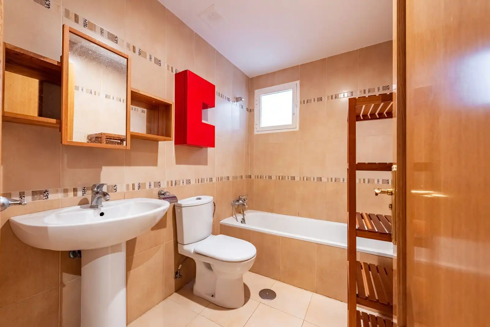 Bathroom of Flat for sale in Benahavís  with Air Conditioner, Private garden and Furnished