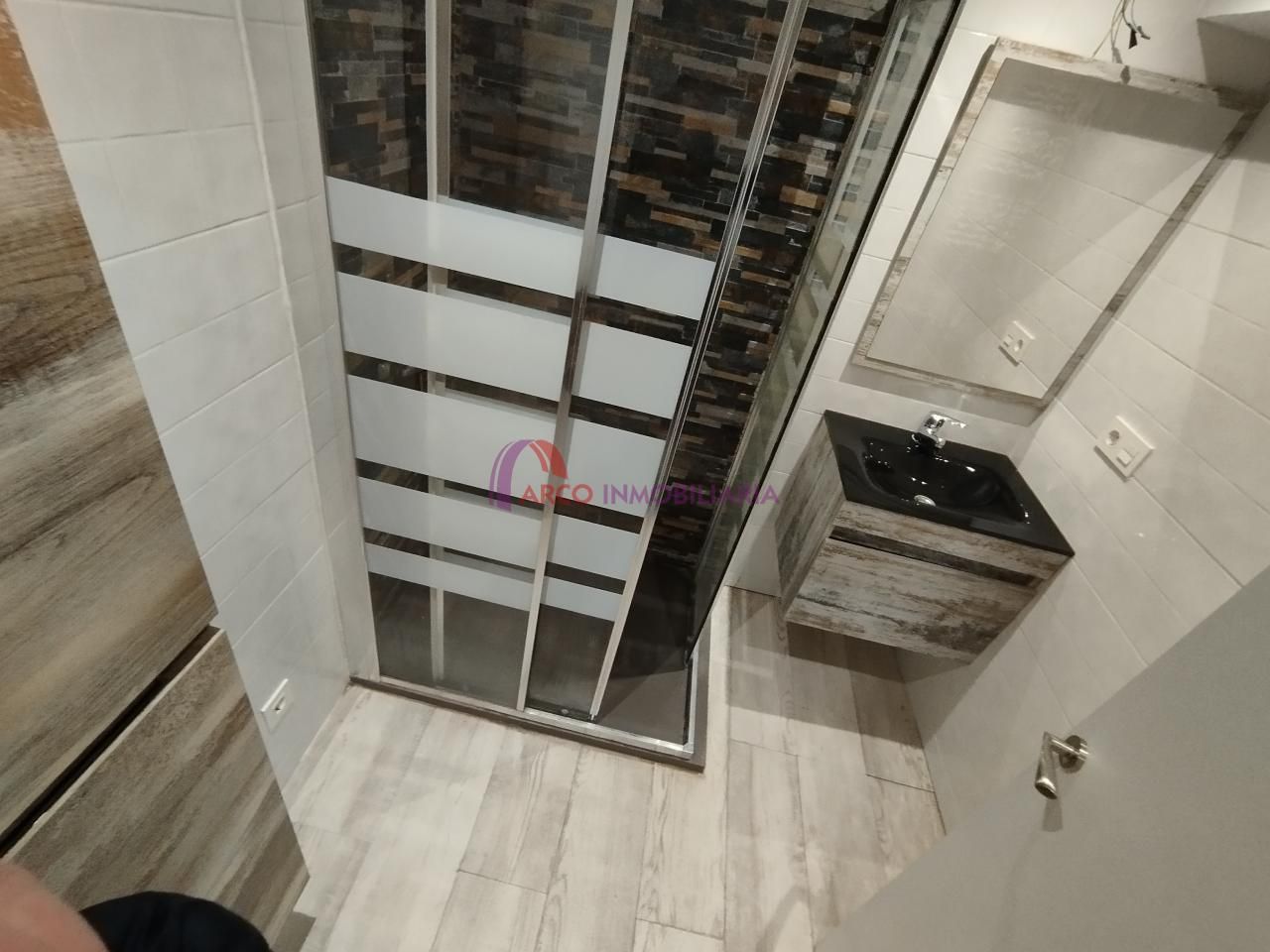 Bany de Pis en venda en Burgos Capital amb Calefacció