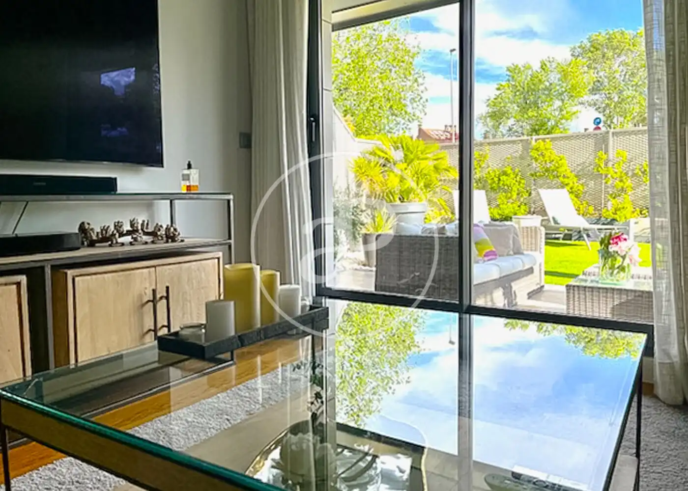Wohnzimmer von Wohnung zum Verkauf in Madrid mit Klimaanlage, Heizung und Privatgarten