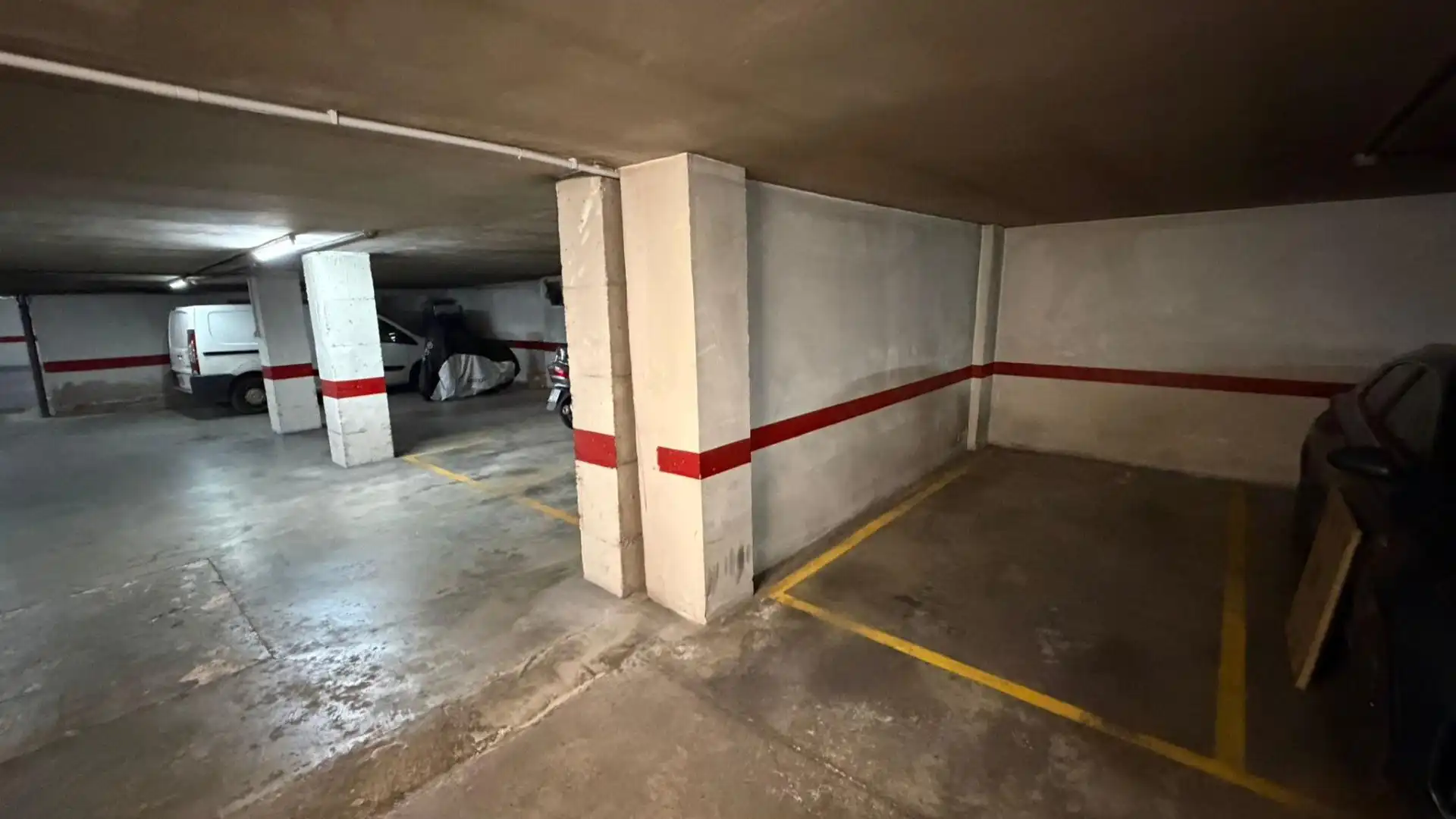 Parking de Apartamento en venta en Castellón de la Plana / Castelló de la Plana con Terraza, Trastero y Amueblado