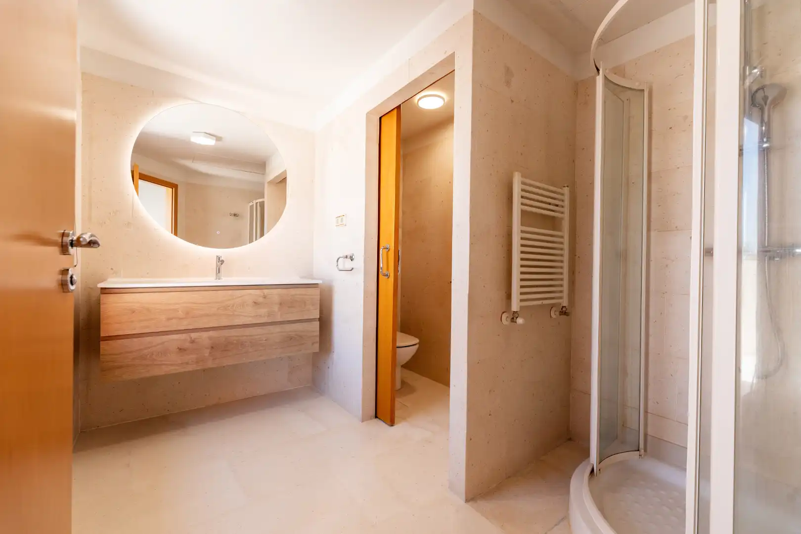 Baño de Ático de alquiler con opción a compra en Madrid con Aire acondicionado, Calefacción y Terraza