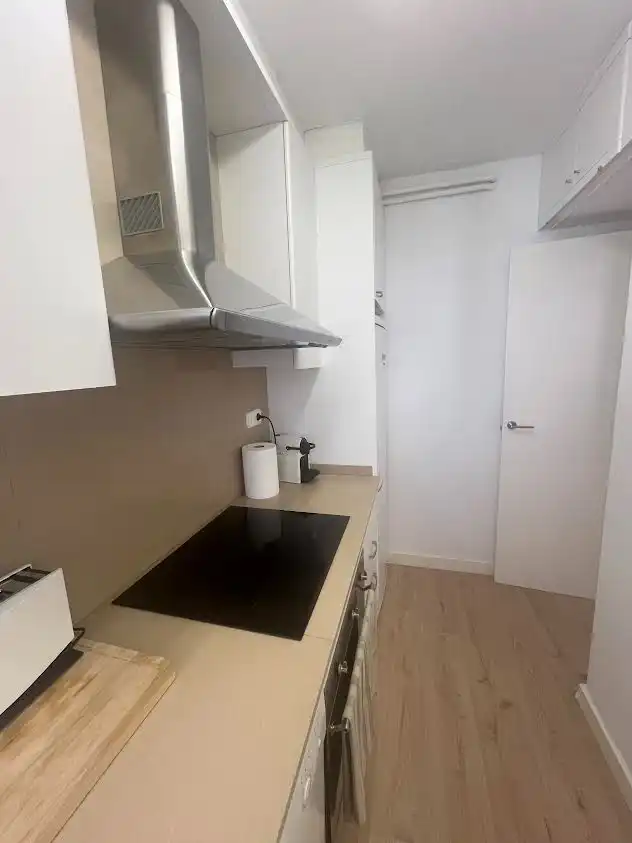Cocina de Apartamento de alquiler en Sitges con Calefacción, Jardín privado y Terraza