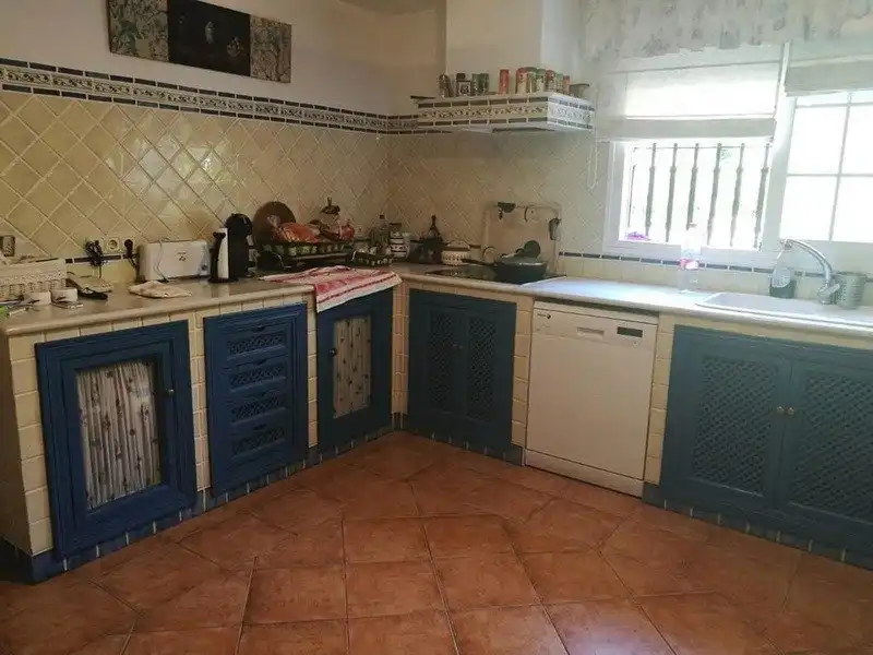 Cuina de Casa o xalet en venda en Córdoba amb Aire condicionat, Calefacció i Jardí privat
