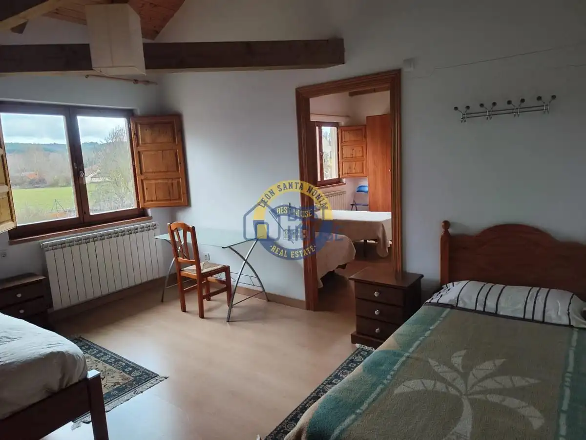 Habitación de Casa o chalet en venta en Villaquilambre con Calefacción, Jardín privado y Parquet