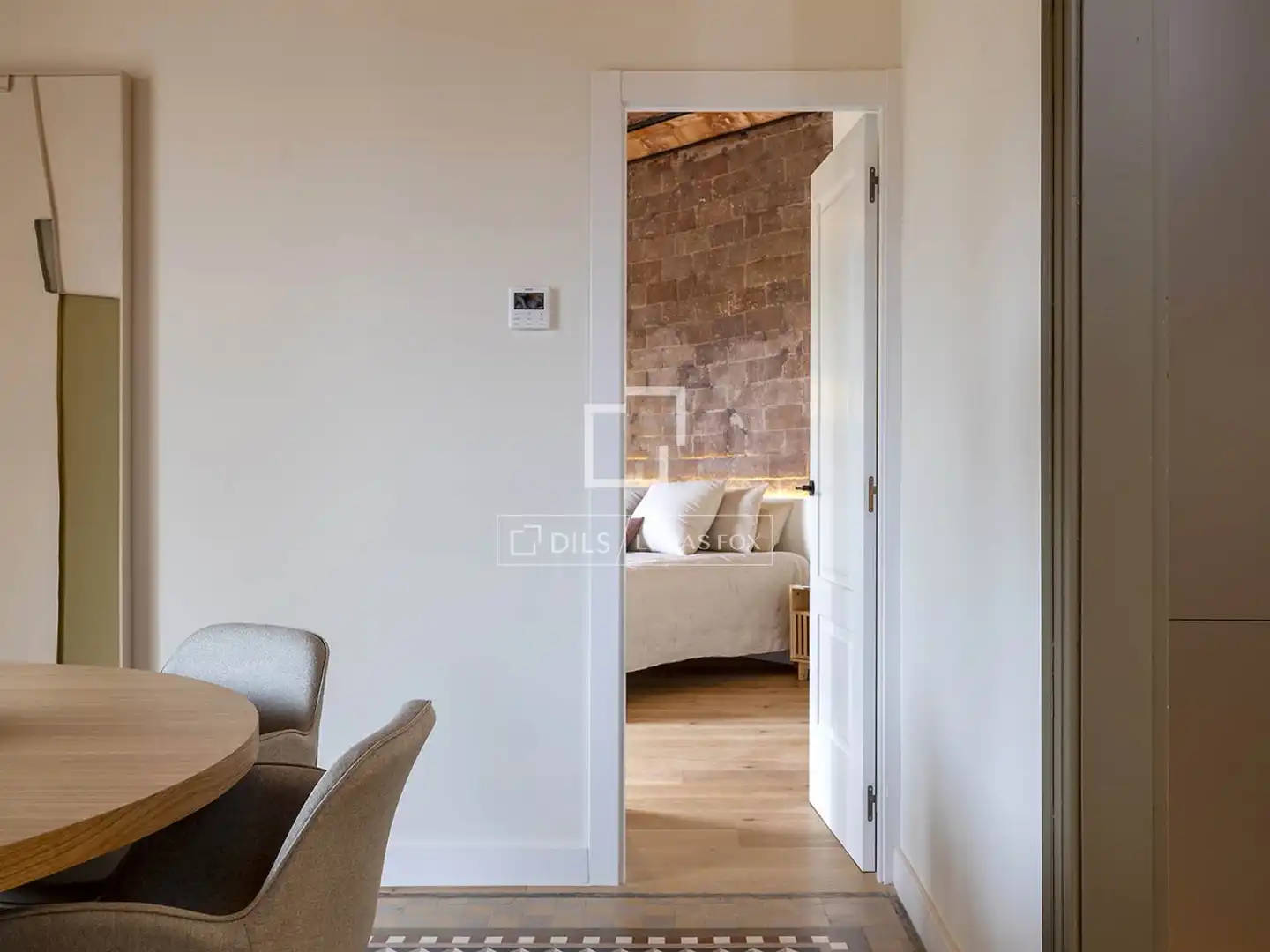 Wohnung zum Verkauf in Barcelona mit Klimaanlage, Heizung und Balkon
