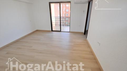 Photo 5 of Flat for sale in Avenida Primer de Maig, La Creu Coberta, Valencia