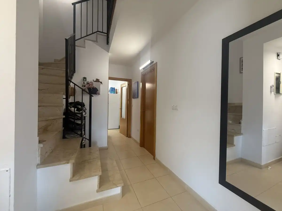 Haus oder Chalet zum Verkauf in Fuente de Piedra mit Klimaanlage, Privatgarten und Terrasse