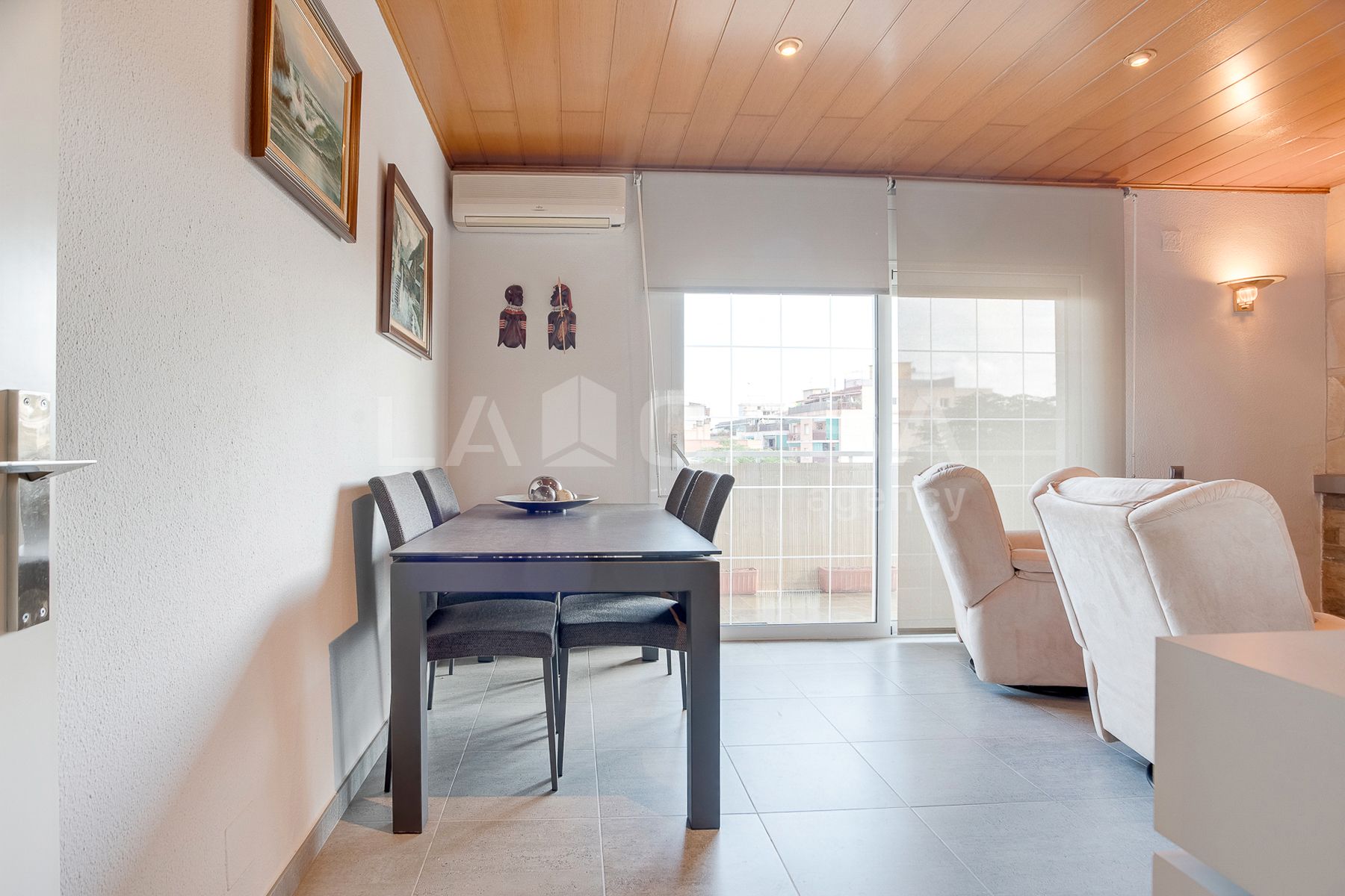 Living room of Flat for sale in Montornès del Vallès  with Air Conditioner, Heating and Oven