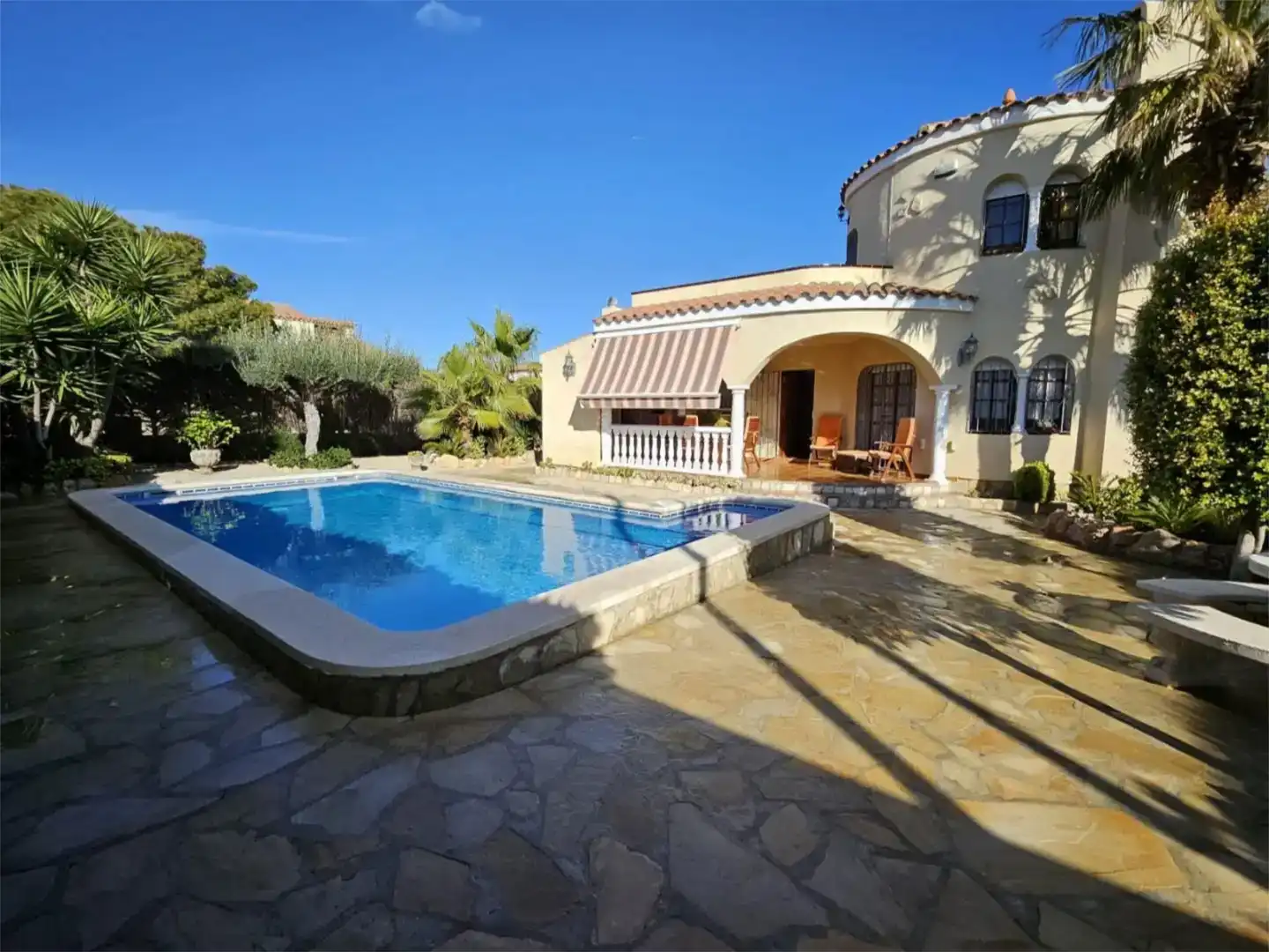 Vista exterior de Pis en venda en L'Ametlla de Mar  amb Aire condicionat, Jardí privat i Traster