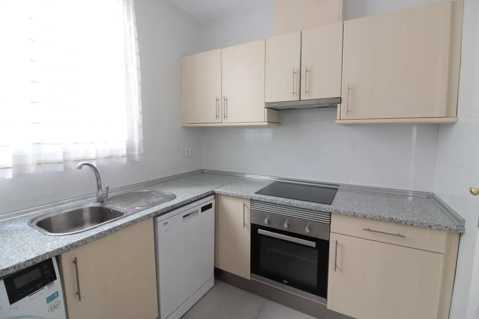 Cocina de Piso de alquiler en Valencia con Balcón