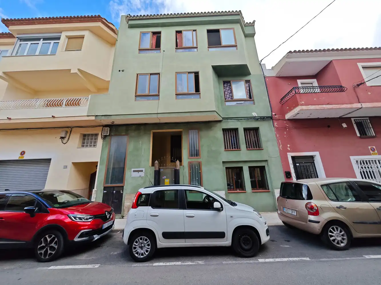 Vista exterior de Local en venta en Polop