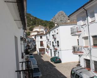 Exterior view of Single-family semi-detached for sale in Grazalema  with Terrace, Furnished and Oven