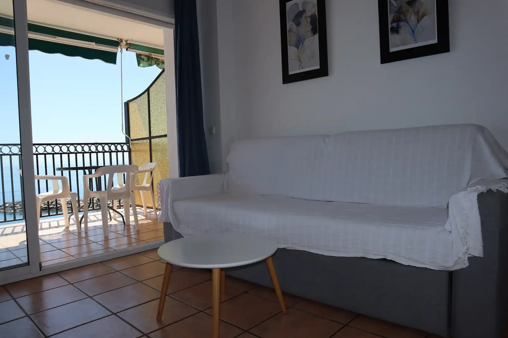 Schlafzimmer von Wohnungen zur Miete in Almuñécar mit Terrasse, Waschmaschine und Mikrowelle
