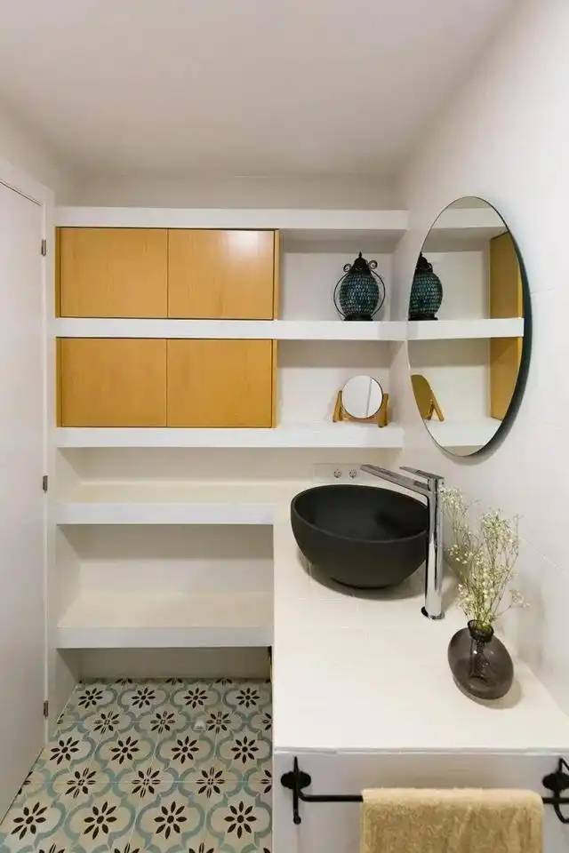 Bathroom of Flat for rent in Valencia  with Air Conditioner and Balcony