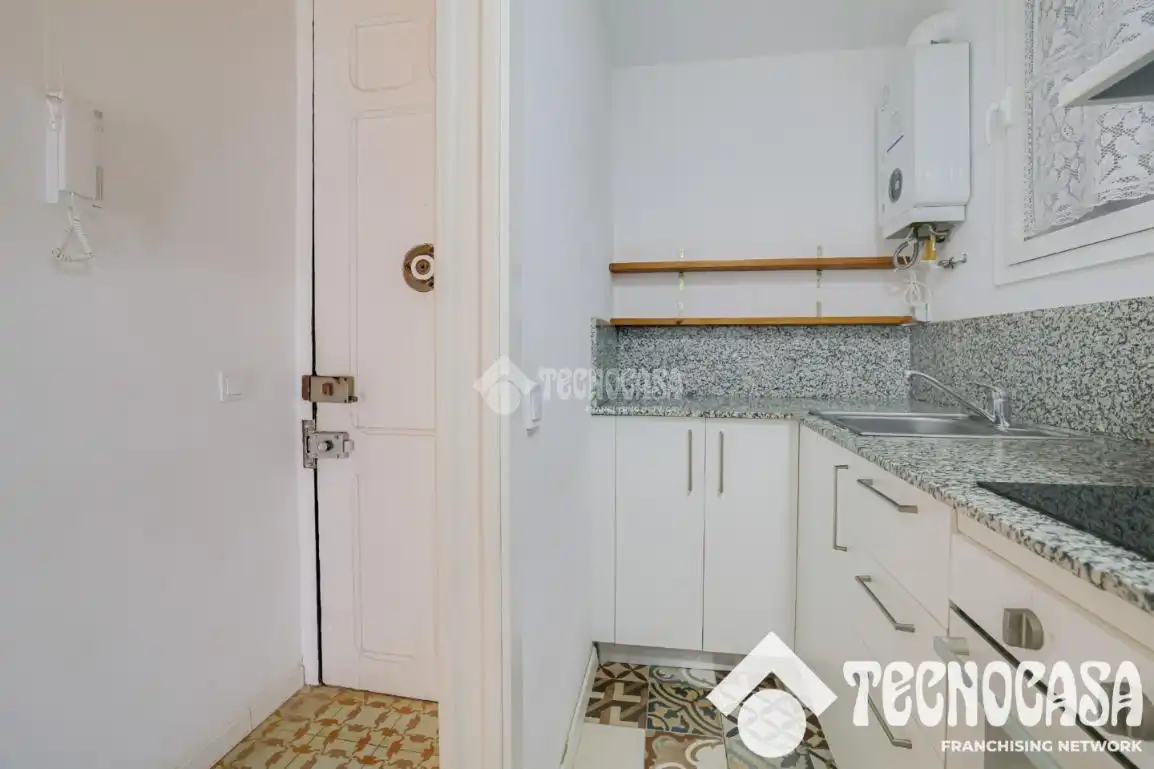 Cocina de Piso en venta en Barcelona con Balcón