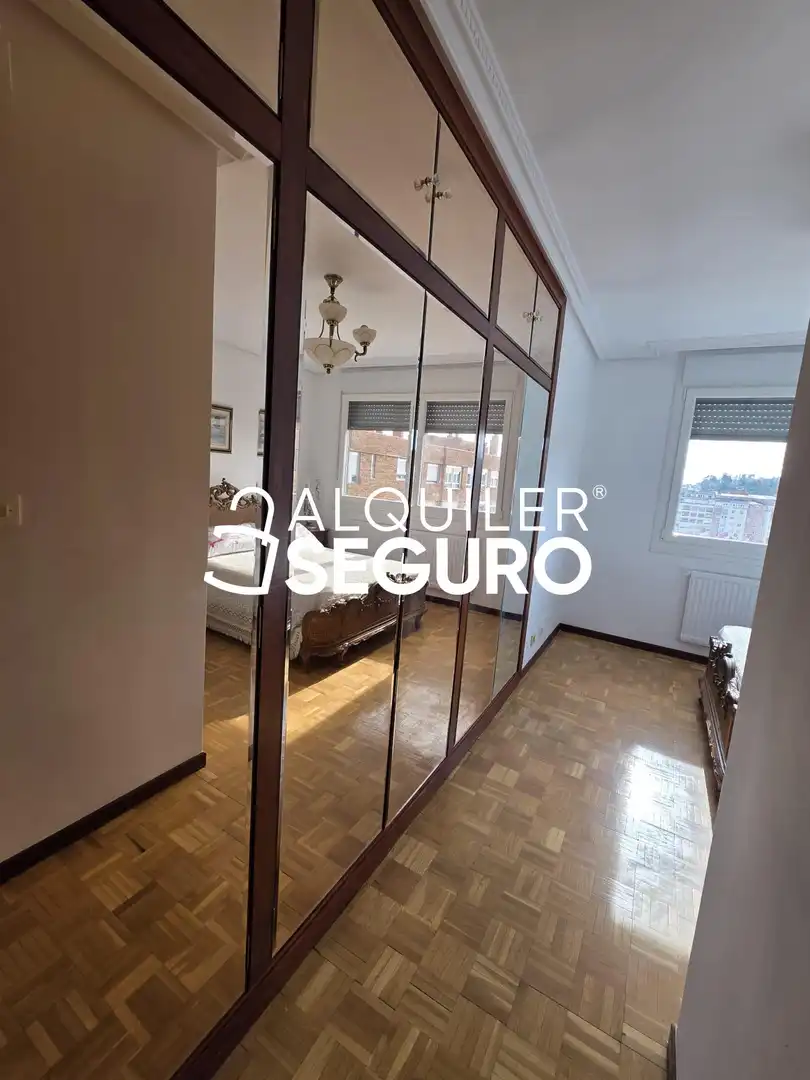 Schlafzimmer von Wohnung zur Miete in Tardajos mit Heizung und Möbliert