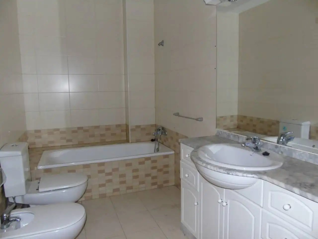 Bathroom of Duplexes for sale in Torelló  with Heating, Parquet flooring and Terrace