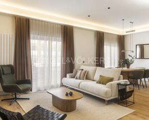 Sala d'estar de Apartament en venda en  Madrid Capital amb Aire condicionat, Calefacció i Terrassa