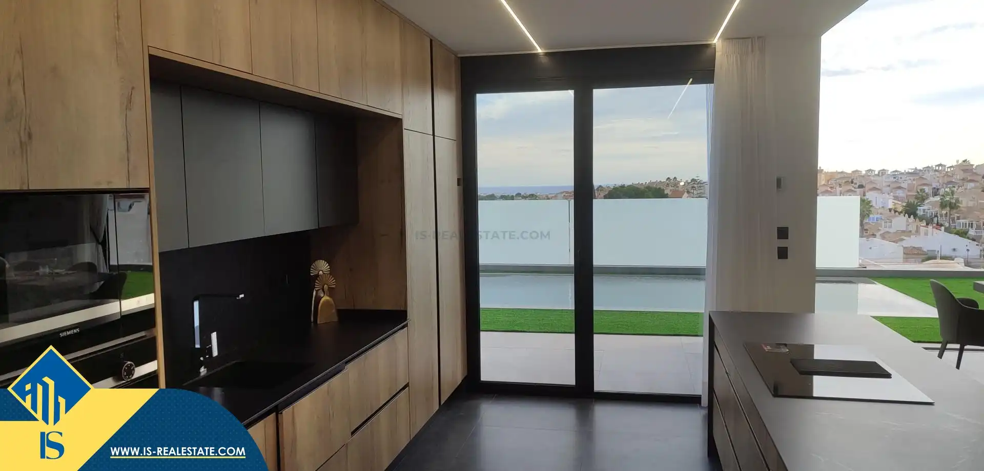 Chalet con piscina en venta en Centro, imagen 11