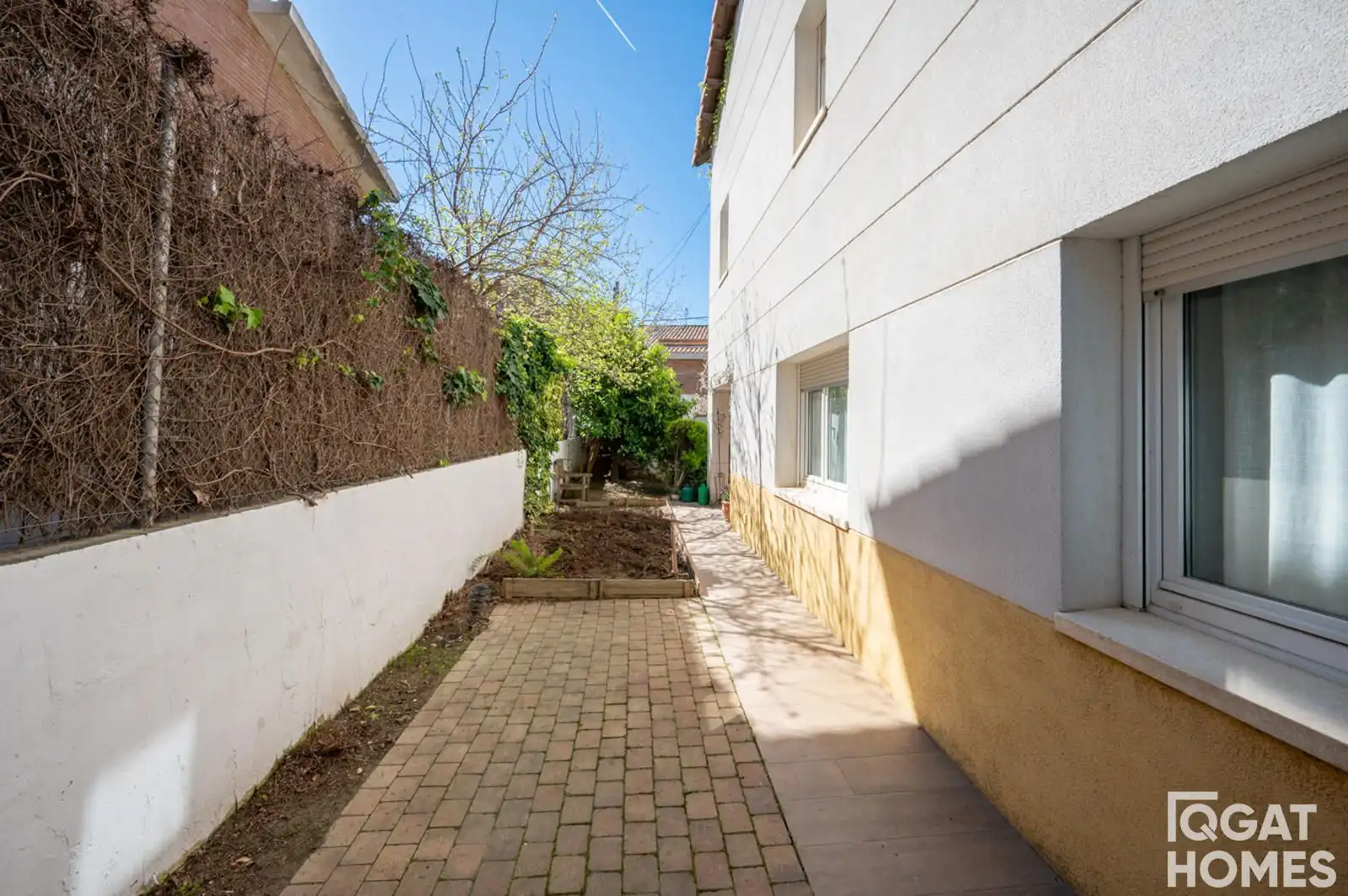 Vista exterior de Casa o xalet en venda en Rubí amb Calefacció, Terrassa i Traster