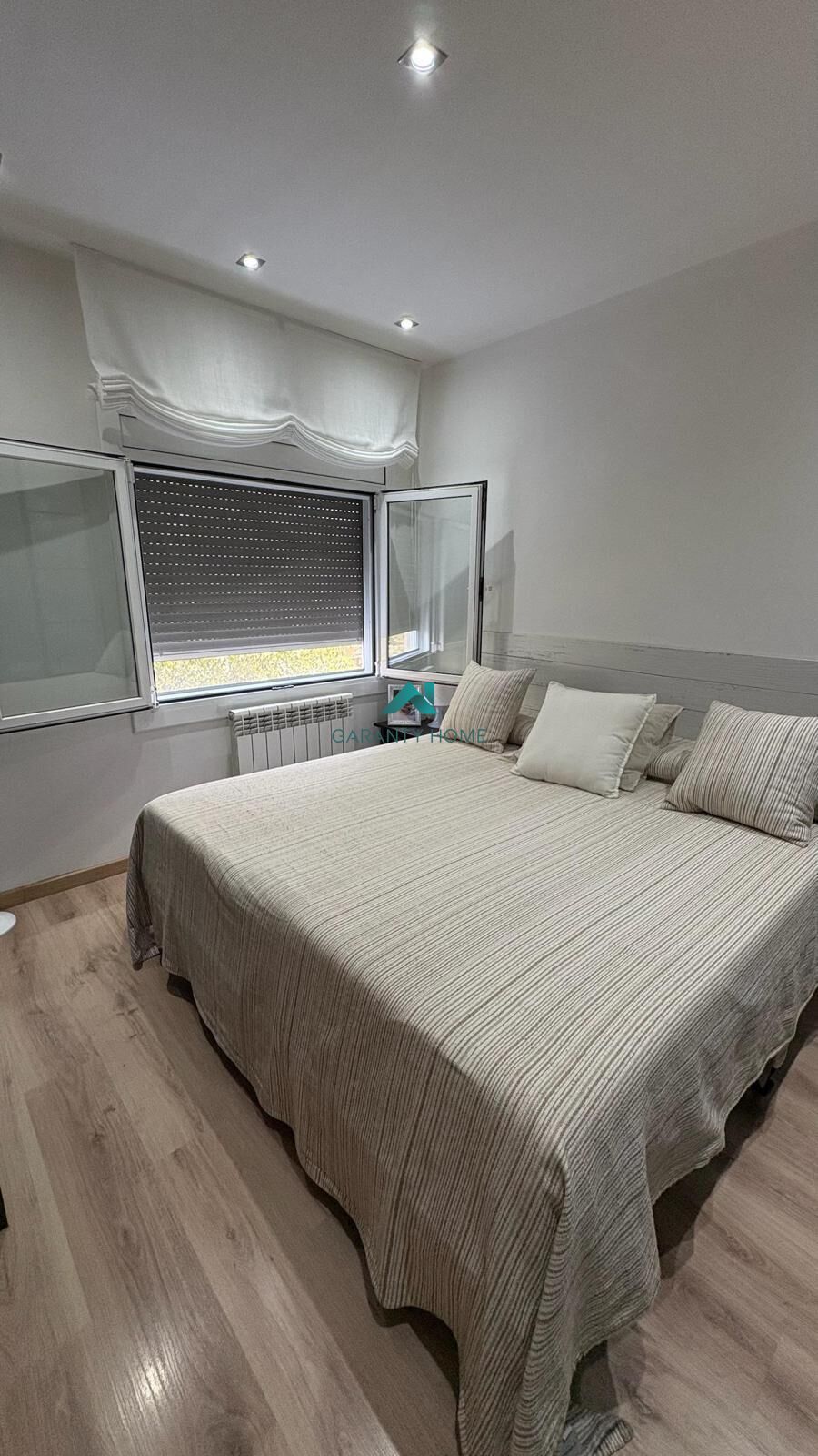 Dormitori de Pis en venda en Badalona amb Aire condicionat, Parquet i Moblat