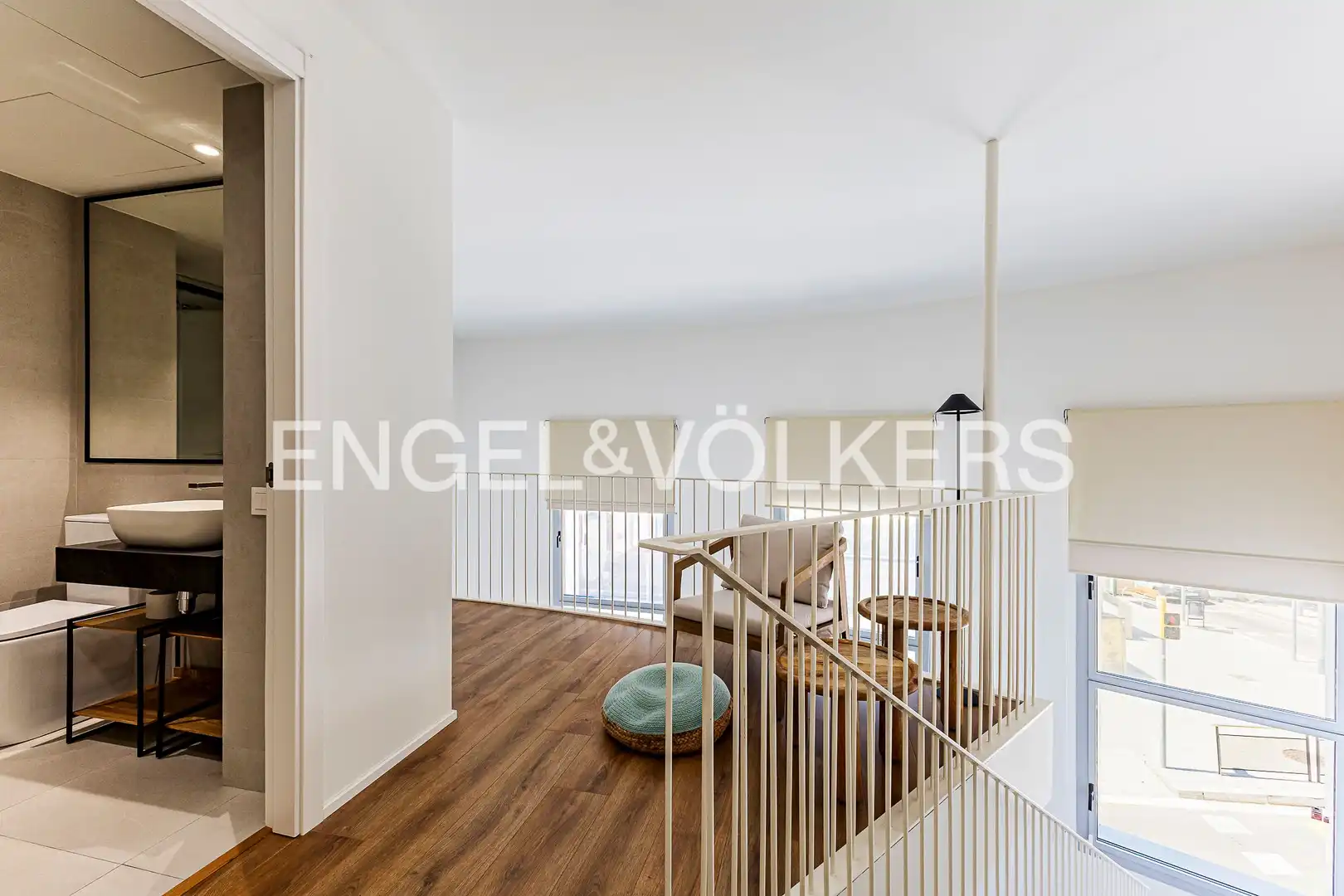 Balcony of Duplexes for rent in Barcelona  with Air Conditioner, Heating and Private garden