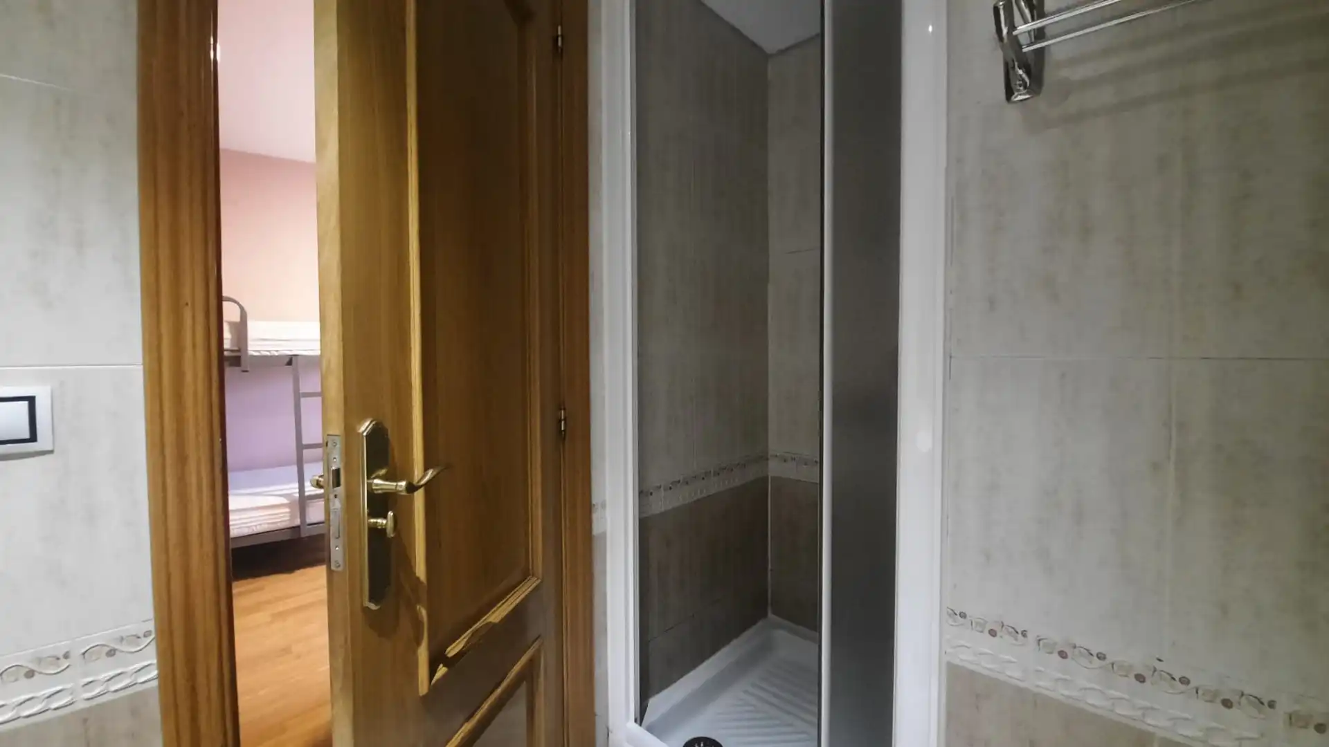 Badezimmer von Gebäude zum Verkauf in Cacabelos mit Alarm