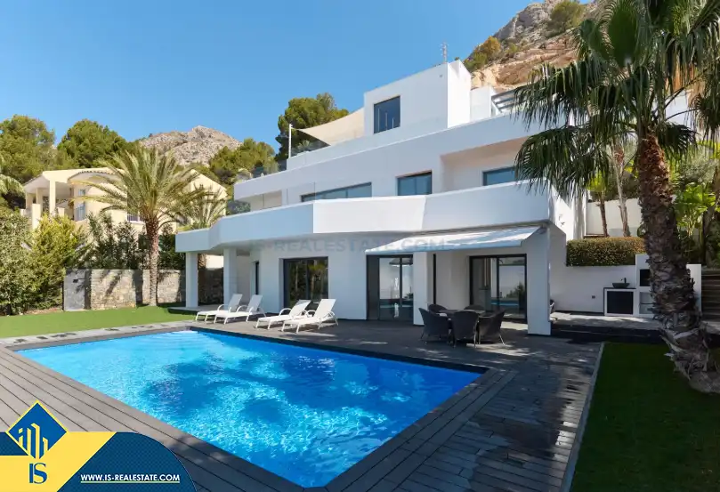 Chalet con piscina en venta en Altea Hills