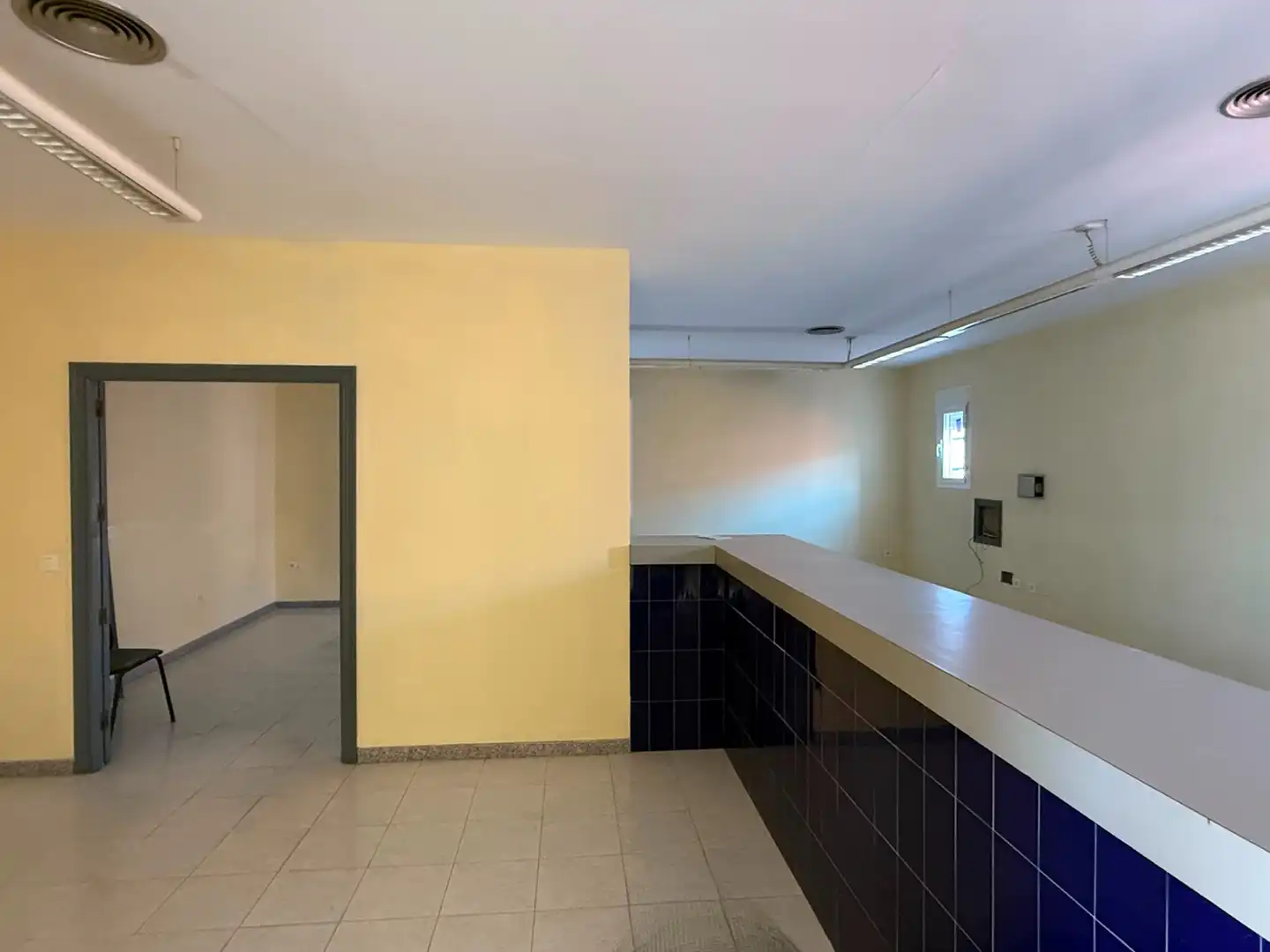 Nau industrial de lloguer en Dos Hermanas amb Calefacció