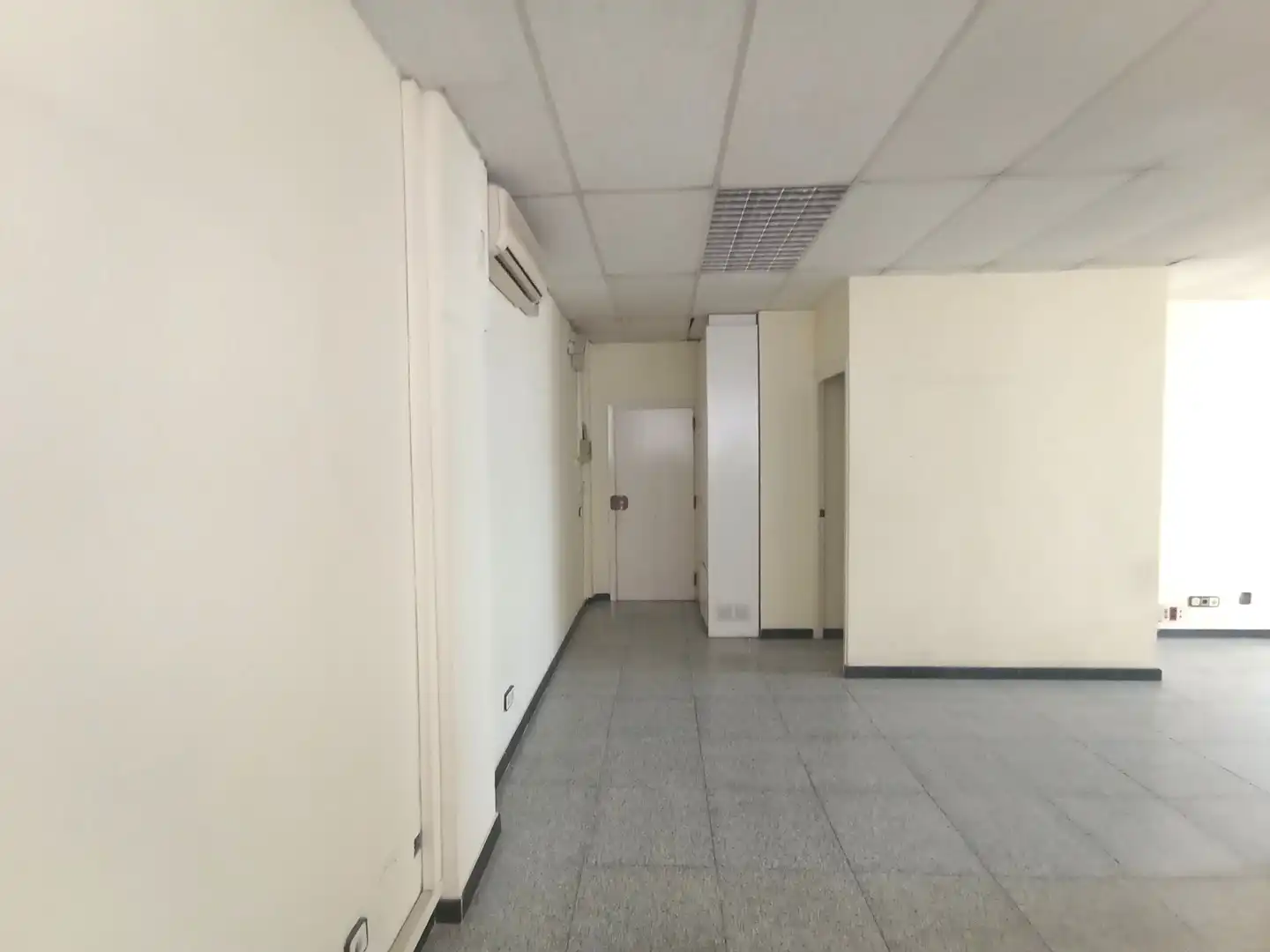 Business premises for sale in Carrer de la Costa Brava 3, imagen 7