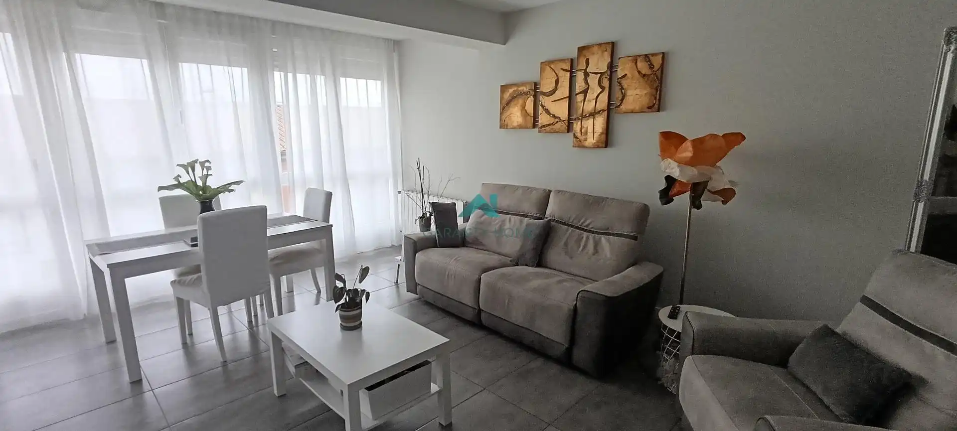 Sala d'estar de Àtic en venda en Laredo amb Calefacció, Jardí privat i Terrassa