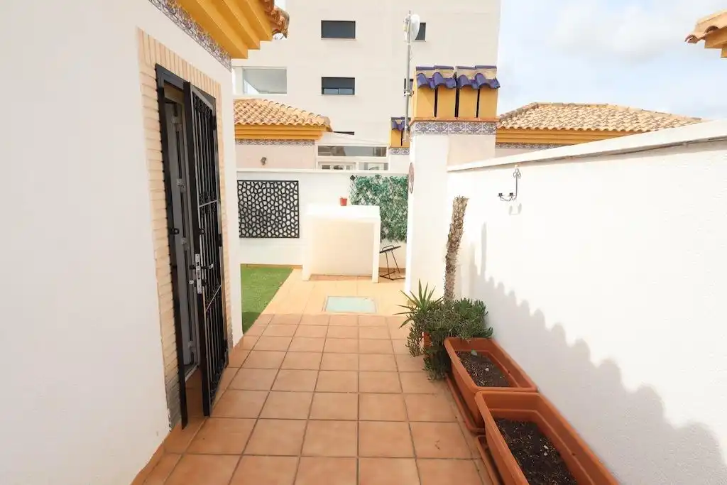 Maison mitoyenne avec piscine à louer à Calle ESTRAGON, imagen 3