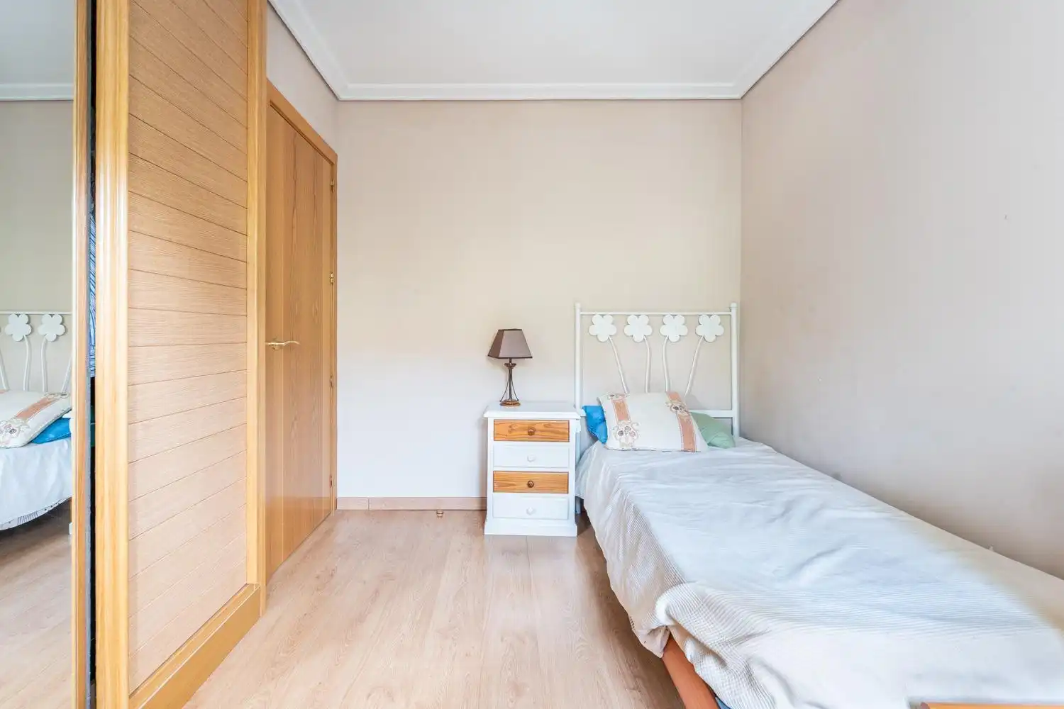 Bedroom of Flat for sale in Madrid  with Air Conditioner, Heating and Private garden