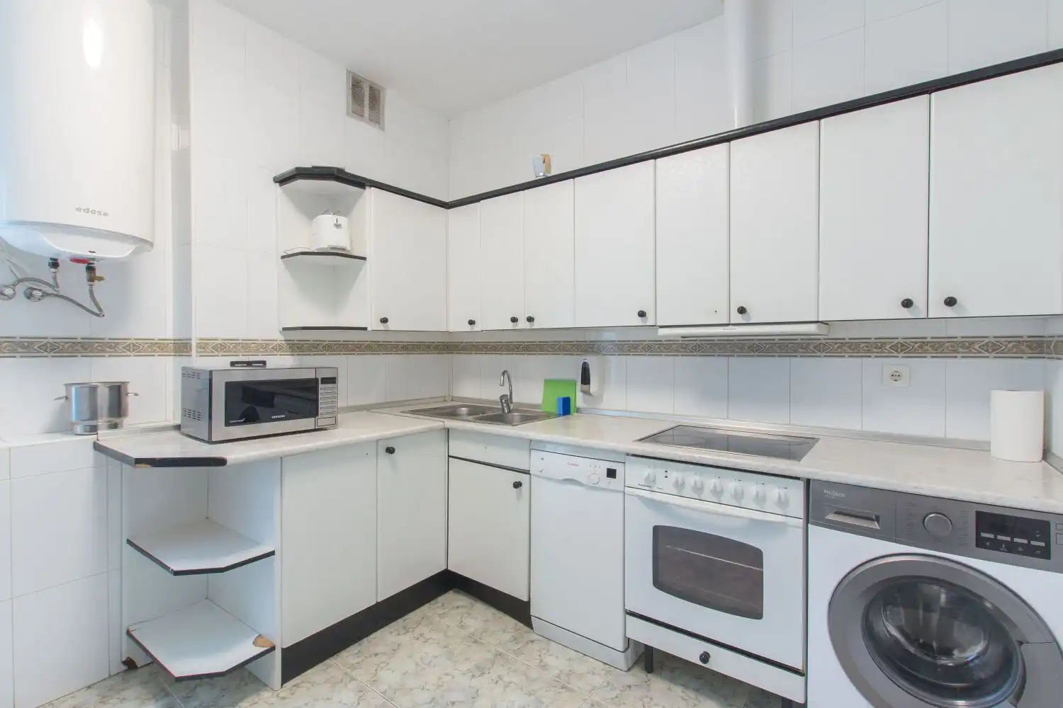 Cocina de Piso en venta en  Pamplona / Iruña con Calefacción, Amueblado y Balcón