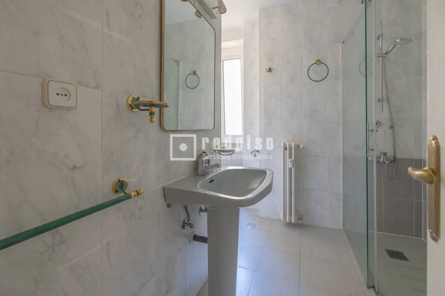 Badezimmer von Wohnung zum Verkauf in Madrid mit Klimaanlage, Heizung und Terrasse