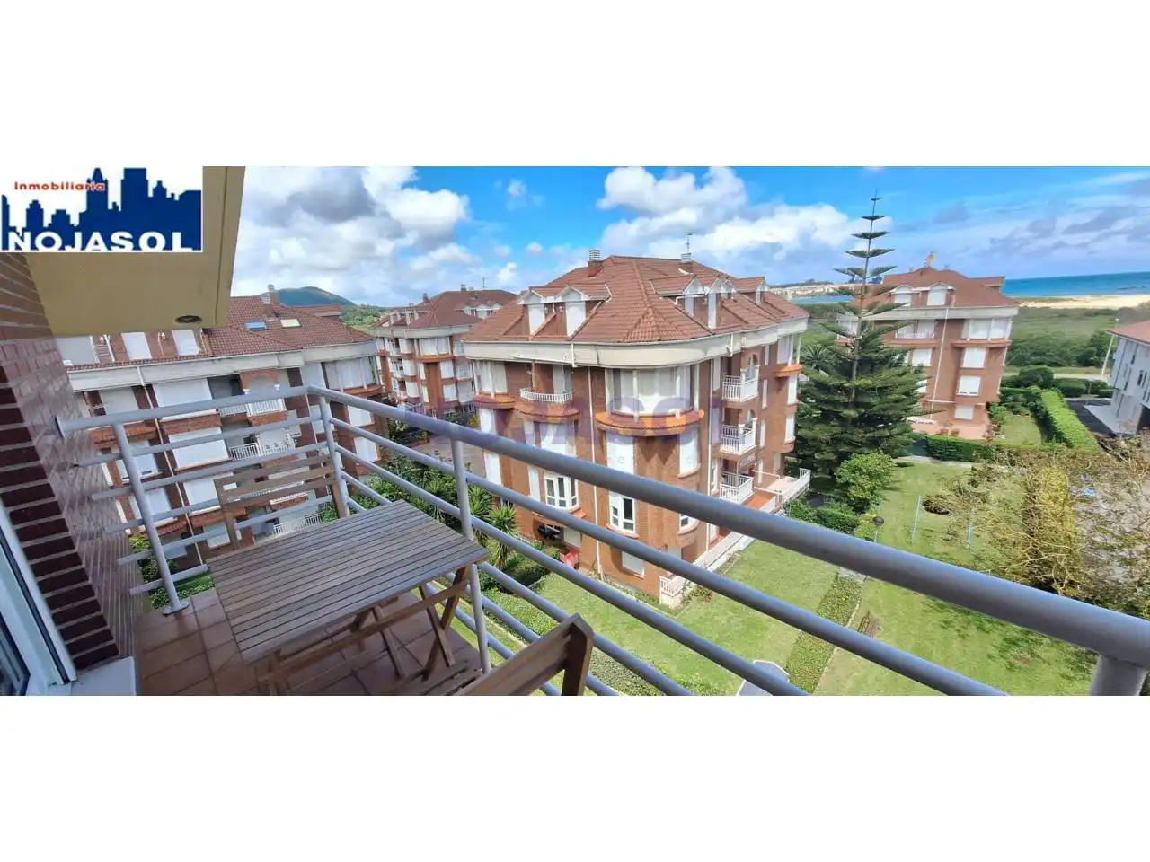 Vista exterior de Apartamento de alquiler en Noja con Calefacción, Terraza y Amueblado